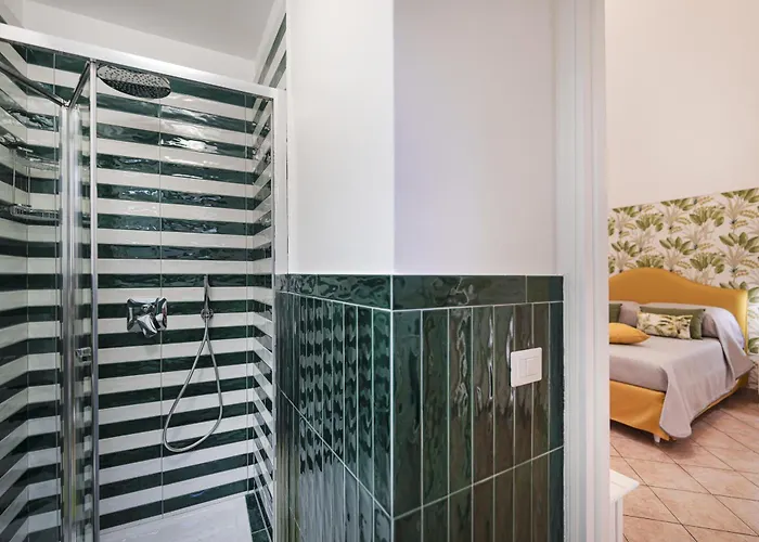 Valley Mills Window * Sorrento