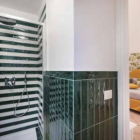 Valley Mills Window * Sorrent